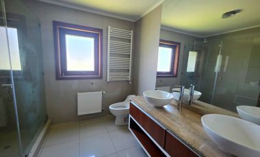 Arriendo Casa en Condominio Santa Rosa en Los Ángeles.