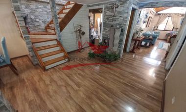 Espectacular Casa de Dos Pisos con 4 Dormitorios, 3 Baños, Villa Los Cantaros, Comuna de Quilicura.