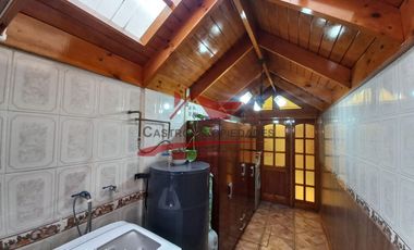 Espectacular Casa de Dos Pisos con 4 Dormitorios, 3 Baños, Villa Los Cantaros, Comuna de Quilicura.
