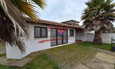 Hermosa Casa de Esquina con 3 Dormitorios, 1 Baño, Comuna de Algarrobo, V Region