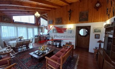 Hermosa Casa de Esquina con 3 Dormitorios, 1 Baño, Comuna de Algarrobo, V Region