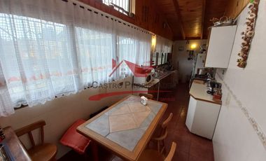 Hermosa Casa de Esquina con 3 Dormitorios, 1 Baño, Comuna de Algarrobo, V Region