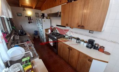 Hermosa Casa de Esquina con 3 Dormitorios, 1 Baño, Comuna de Algarrobo, V Region