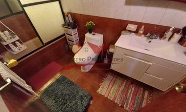 Hermosa Casa de Esquina con 3 Dormitorios, 1 Baño, Comuna de Algarrobo, V Region