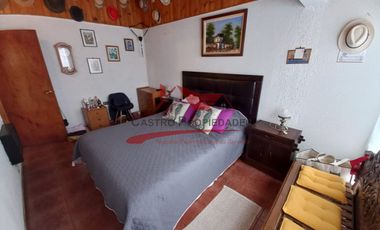 Hermosa Casa de Esquina con 3 Dormitorios, 1 Baño, Comuna de Algarrobo, V Region