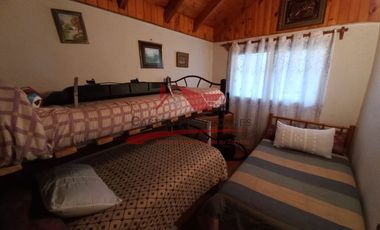 Hermosa Casa de Esquina con 3 Dormitorios, 1 Baño, Comuna de Algarrobo, V Region