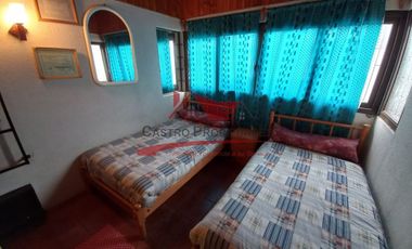 Hermosa Casa de Esquina con 3 Dormitorios, 1 Baño, Comuna de Algarrobo, V Region