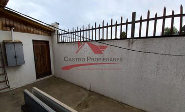 Hermosa Casa de Esquina con 3 Dormitorios, 1 Baño, Comuna de Algarrobo, V Region