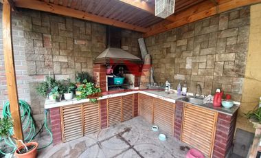 Hermosa Casa de Dos Pisos completamente solida, 3 Dormitorios, 3 Baños, Villa Los Altos de Marcoleta, Quilicura.