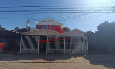 Hermosa Casa de Dos Pisos, 3 Dormitorios, 2 Baños, Villa Los Viñedos, Comuna de Quilicura.