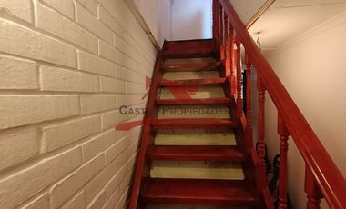 Hermosa Casa de Dos Pisos, 3 Dormitorios, 2 Baños, Villa Los Viñedos, Comuna de Quilicura.