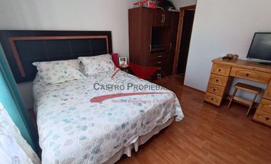 Hermosa Casa de Dos Pisos, 3 Dormitorios, 2 Baños, Villa Los Viñedos, Comuna de Quilicura.