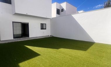 CASA EN RENTA EN ALTARES RESIDENCIAL EN CARRETERA NACIONAL MONTERREY