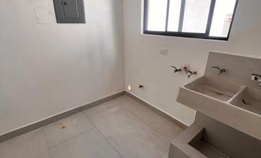 CASA EN RENTA EN ALTARES RESIDENCIAL EN CARRETERA NACIONAL MONTERREY