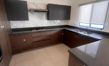 CASA EN RENTA EN ALTARES RESIDENCIAL EN CARRETERA NACIONAL MONTERREY