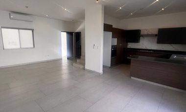CASA EN RENTA EN ALTARES RESIDENCIAL EN CARRETERA NACIONAL MONTERREY