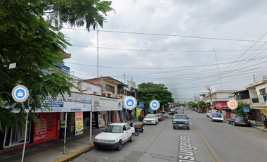 CASA DE REMATE BANCARIO MUY POR DEBAJO DE SU PRECIO COMERCIAL HASTA UN  70% DE DESCUENTO, CON LOCAL COMERCIAL EN CUERNAVACA MORELOS.