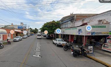 CASA DE REMATE BANCARIO MUY POR DEBAJO DE SU PRECIO COMERCIAL HASTA UN  70% DE DESCUENTO, CON LOCAL COMERCIAL EN CUERNAVACA MORELOS.