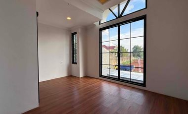 Dijual Rumah Baru Konsep Classic di Ciater BSD  Dekat Stasiun KRL Dan Dekat Tol