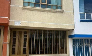 OPORTUNIDAD DE INVERSION CASA CON (2) APARTAMENTOS INDEPENDIENTES EXCELENTE UBICACION EN TUNJA