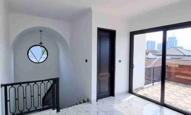 rumah baru American classic di BSD