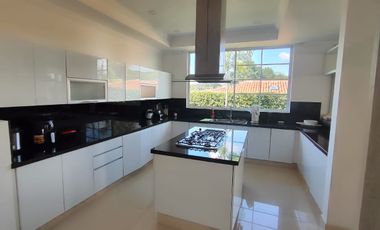 Exclusiva Casa de Lujo en Ciudad Jardín Cali