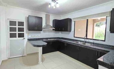 Casa de alquiler en Urb. Estancias del Río