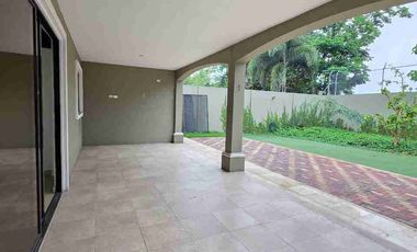 Casa de alquiler en Urb. Estancias del Río