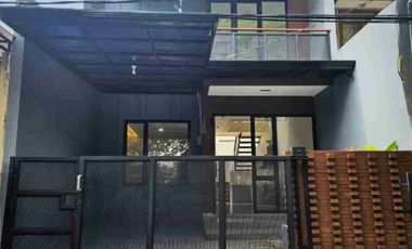 rumah bagus minimalis moderen di kencana loka BSD