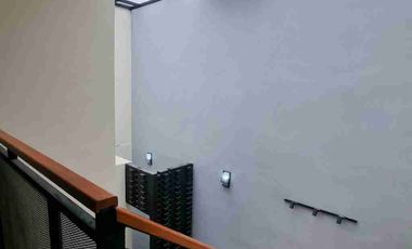 rumah bagus minimalis moderen di kencana loka BSD