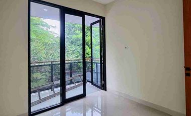 rumah bagus minimalis moderen di kencana loka BSD