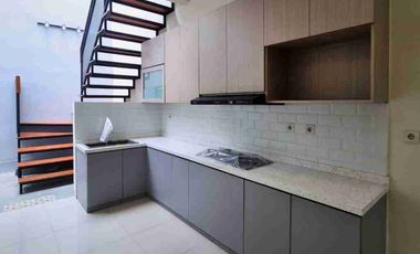 rumah bagus minimalis moderen di kencana loka BSD