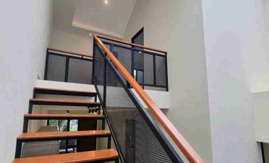 rumah bagus minimalis moderen di kencana loka BSD