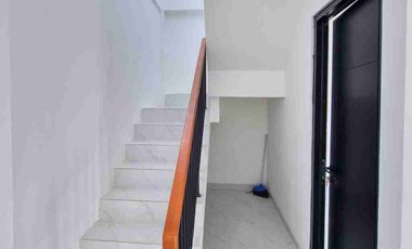 rumah bagus 2 lantai di kencana loka bsd