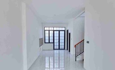 rumah bagus 2 lantai di kencana loka bsd