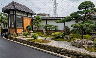 House for sale near East Bekasi Toll Gate, wide road access, large building type and land area