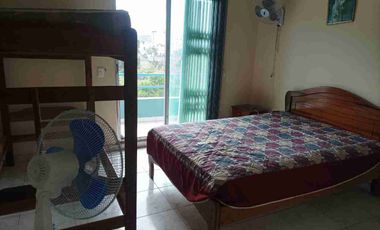 EN VENTA $ 68.000  HERMOSO DEPARTAMENTO 105 MTRS. A POCOS METROS DE LA PLAYA HERMOSA VISTA AL MAR.