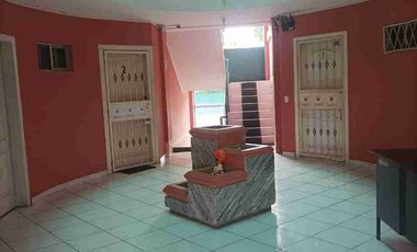 EN VENTA $ 68.000  HERMOSO DEPARTAMENTO 105 MTRS. A POCOS METROS DE LA PLAYA HERMOSA VISTA AL MAR.