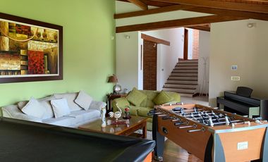 ELEGANTE CASA EN VENTA URBANIZACION JACARANDA