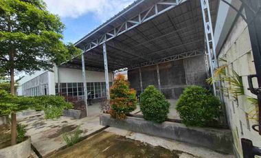 Di sewakan lahan dan Bangunan  sangat  cantik dan asri,  lokasi strategis  ,  Ex cafe,   di jatiasih  Bekasi selatan.