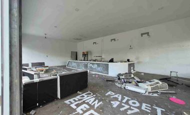 Di sewakan lahan dan Bangunan  sangat  cantik dan asri,  lokasi strategis  ,  Ex cafe,   di jatiasih  Bekasi selatan.