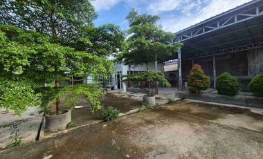 Di sewakan lahan dan Bangunan  sangat  cantik dan asri,  lokasi strategis  ,  Ex cafe,   di jatiasih  Bekasi selatan.