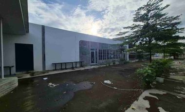 Di sewakan lahan dan Bangunan  sangat  cantik dan asri,  lokasi strategis  ,  Ex cafe,   di jatiasih  Bekasi selatan.