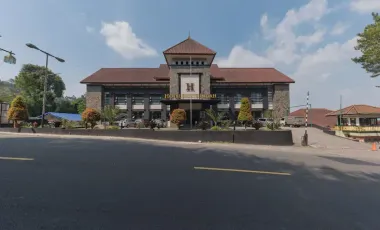 Hotel for sale in Puncak Pass Bogor. Profit potential if managed well is very large.