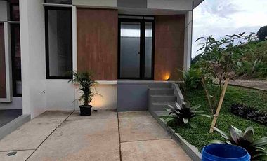 Rumah rasa Villa, dekat Gunung Geulis dengan View Kota Bandung