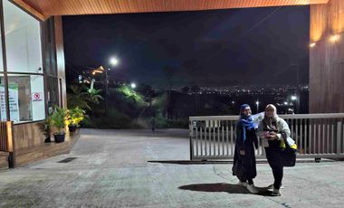 Rumah rasa Villa, dekat Gunung Geulis dengan View Kota Bandung