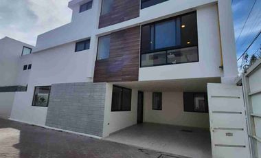 RESIDENCIA EN CHOLULA, A 5 MINUTOS DE PLAZA SAN DIEGO Y PERIFÉRICO.