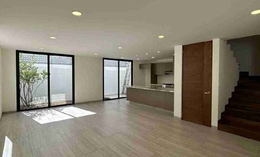 RESIDENCIA EN CHOLULA, A 5 MINUTOS DE PLAZA SAN DIEGO Y PERIFÉRICO.