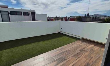 RESIDENCIA EN CHOLULA, A 5 MINUTOS DE PLAZA SAN DIEGO Y PERIFÉRICO.