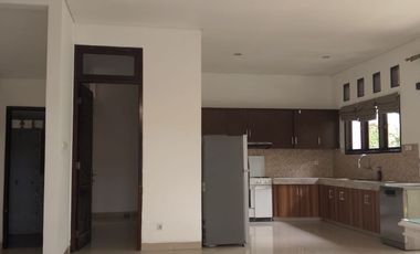 Luxury Living in the Heart of Kemang Hunian Mewah dengan Private Pool & Lingkungan Asri